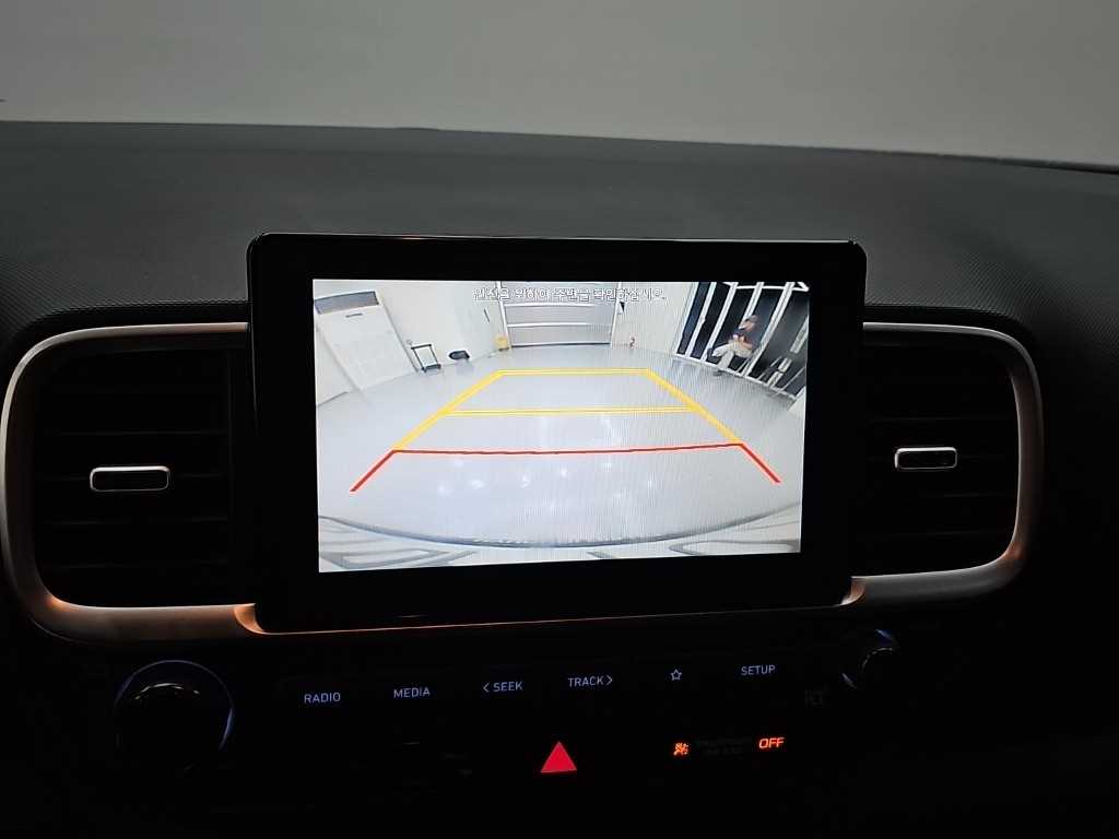 Hyundai Venue — photo 14