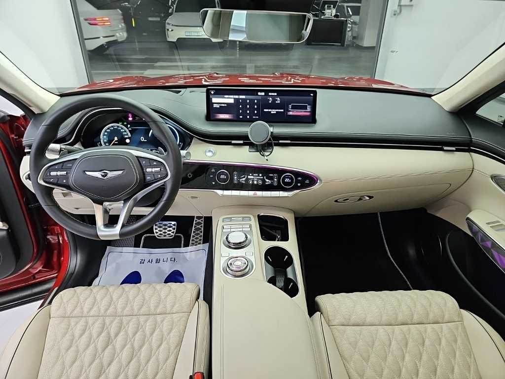Genesis GV70 — photo 07