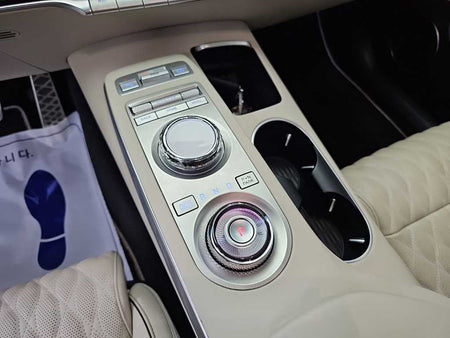 Genesis GV70 — photo 08