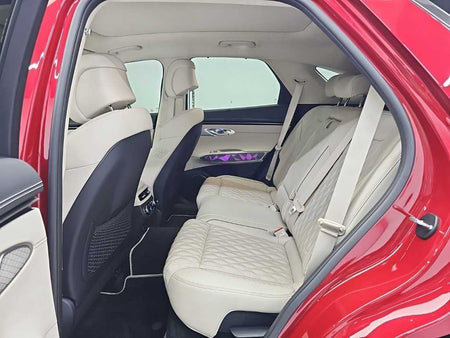 Genesis GV70 — photo 12