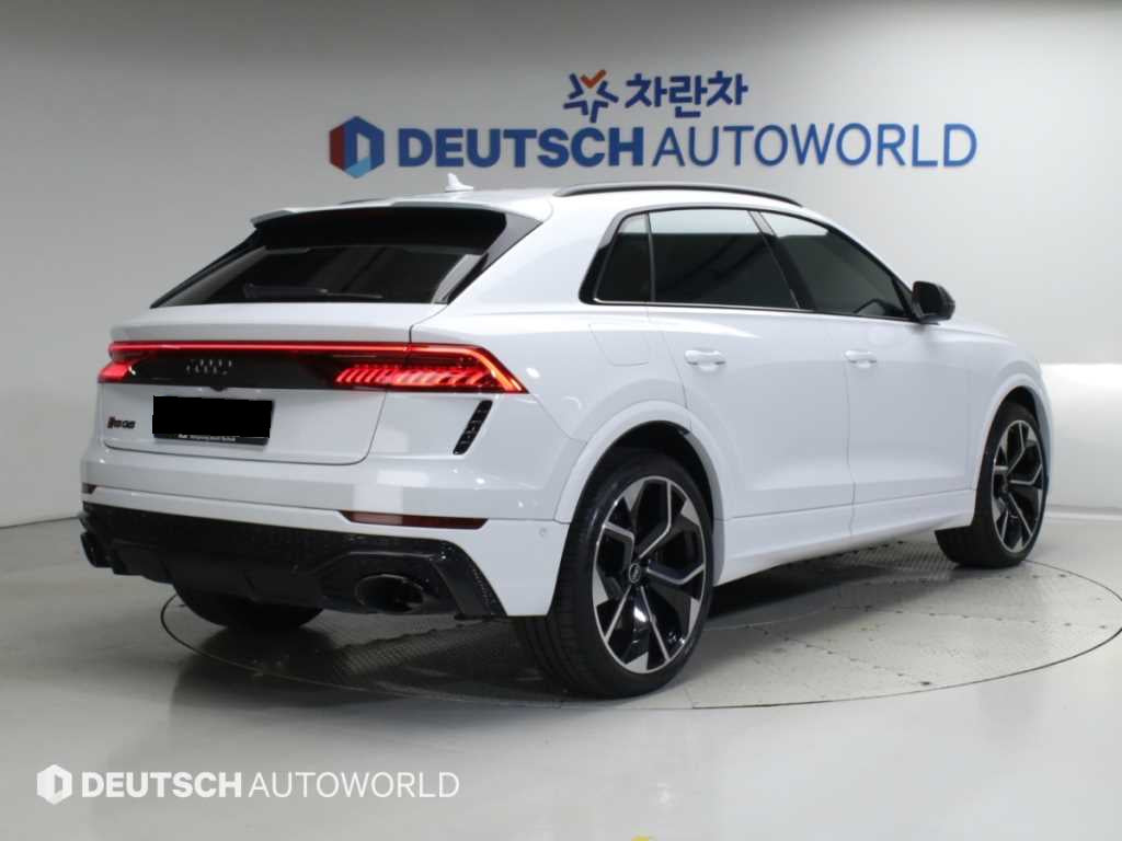 Audi RSQ8 — photo 02