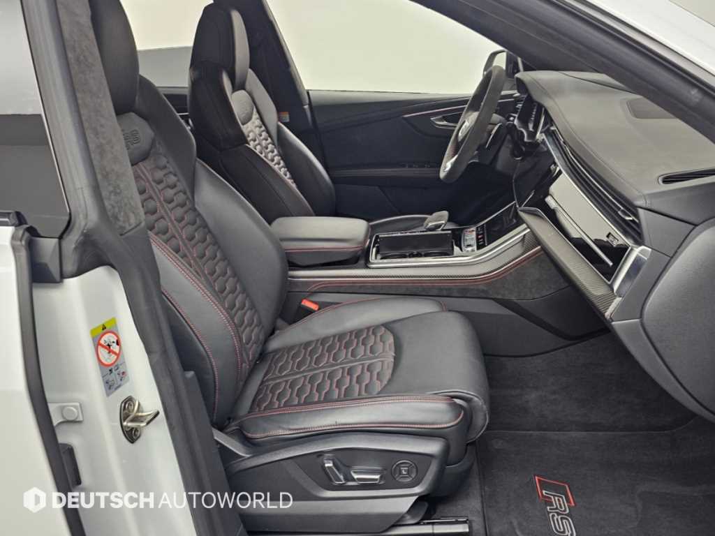 Audi RSQ8 — photo 10