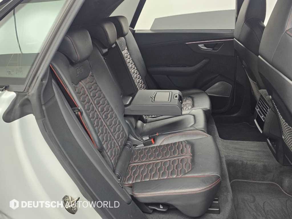 Audi RSQ8 — photo 12