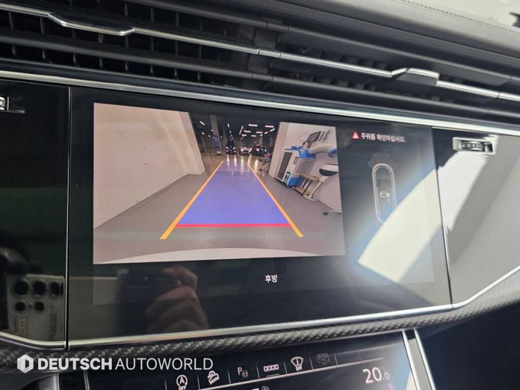 Audi RSQ8 — photo 15