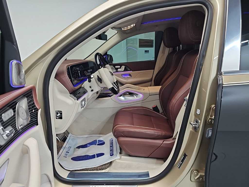 Mercedes-Benz GLS-Class — photo 11