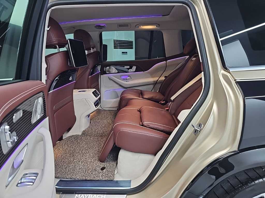 Mercedes-Benz GLS-Class — photo 12