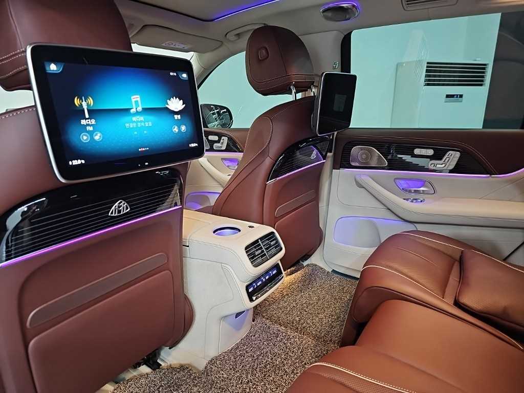 Mercedes-Benz GLS-Class — photo 14