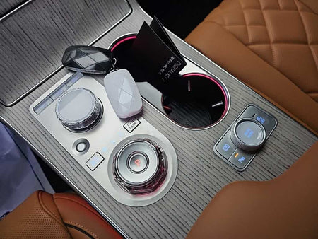 Genesis GV80 — photo 08