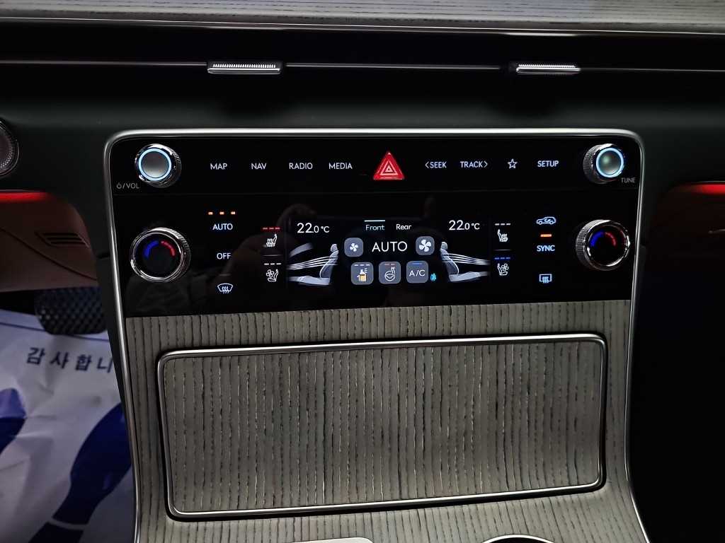 Genesis GV80 — photo 10