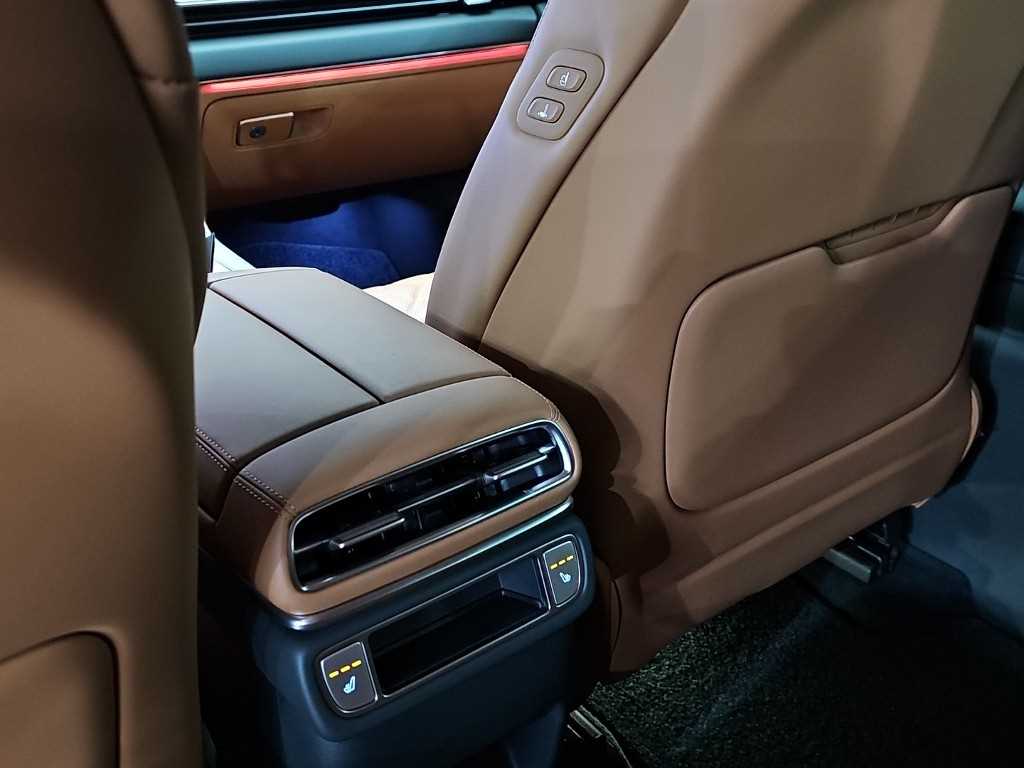 Genesis GV80 — photo 14