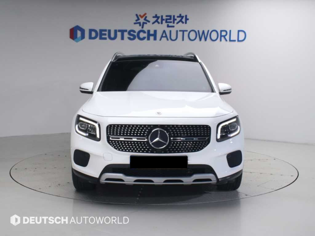 Mercedes-Benz GLB-Class — photo 03