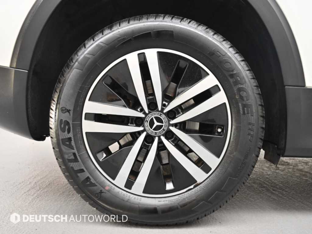 Mercedes-Benz GLB-Class — photo 05