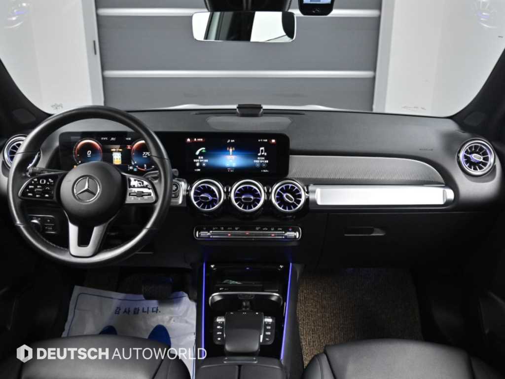 Mercedes-Benz GLB-Class — photo 07