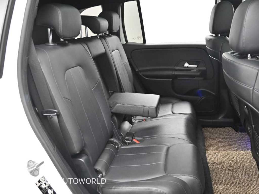 Mercedes-Benz GLB-Class — photo 12