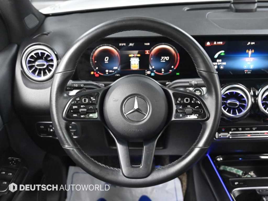 Mercedes-Benz GLB-Class — photo 13