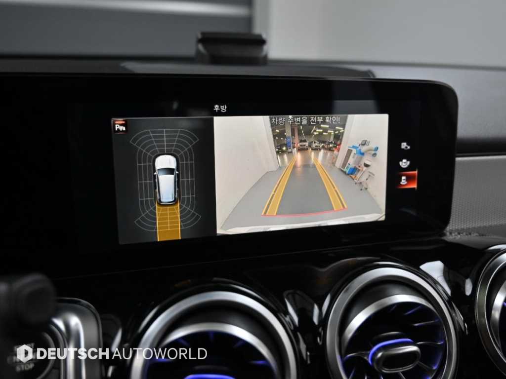 Mercedes-Benz GLB-Class — photo 15