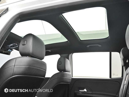 Mercedes-Benz GLB-Class — photo 18