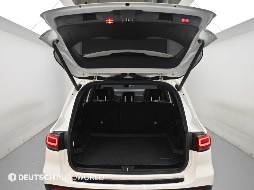 Mercedes-Benz GLB-Class — photo 19
