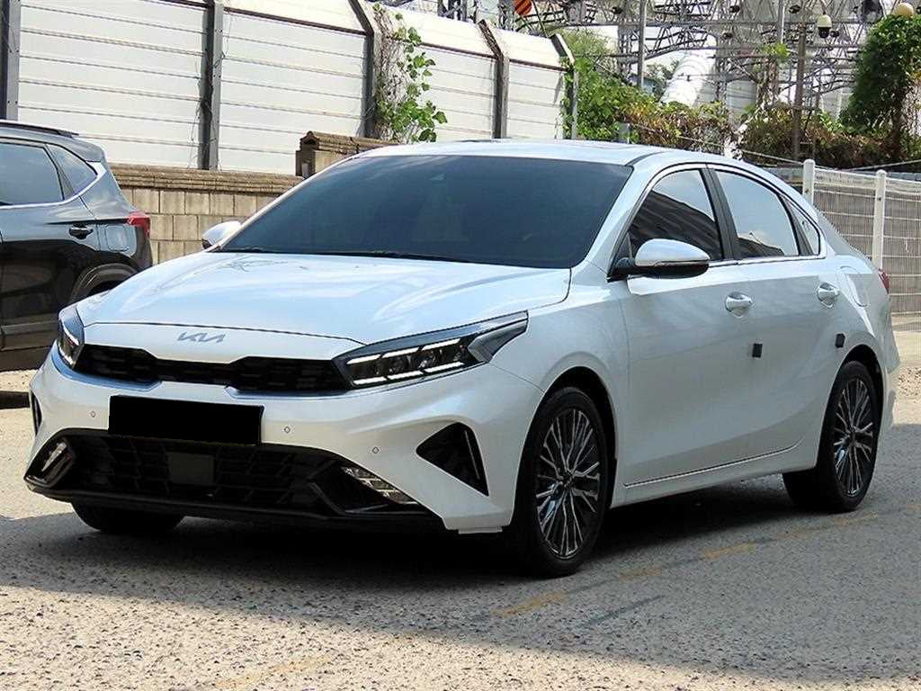 Kia K3 — photo 02