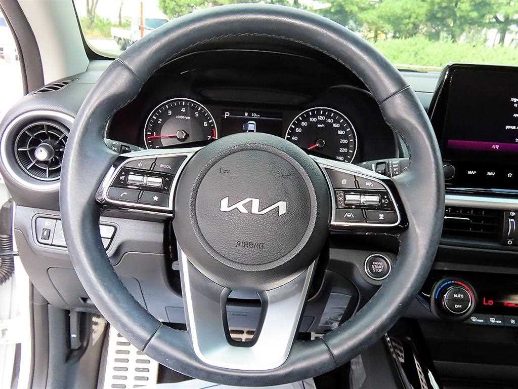 Kia K3 — photo 08