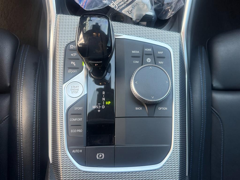 BMW 3-Series — photo 10