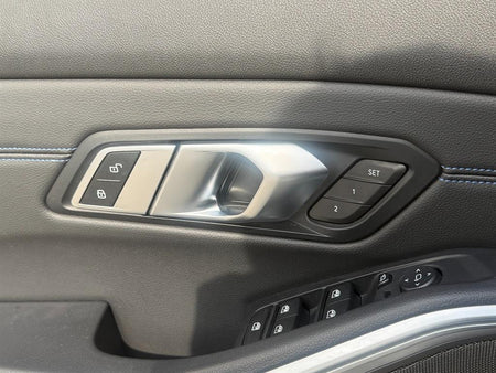 BMW 3-Series — photo 11