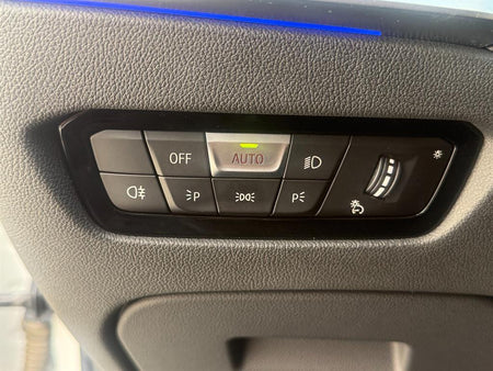 BMW 3-Series — photo 12