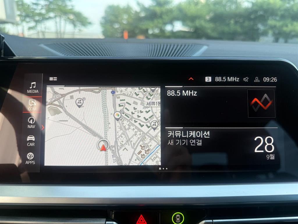 BMW 3-Series — photo 14