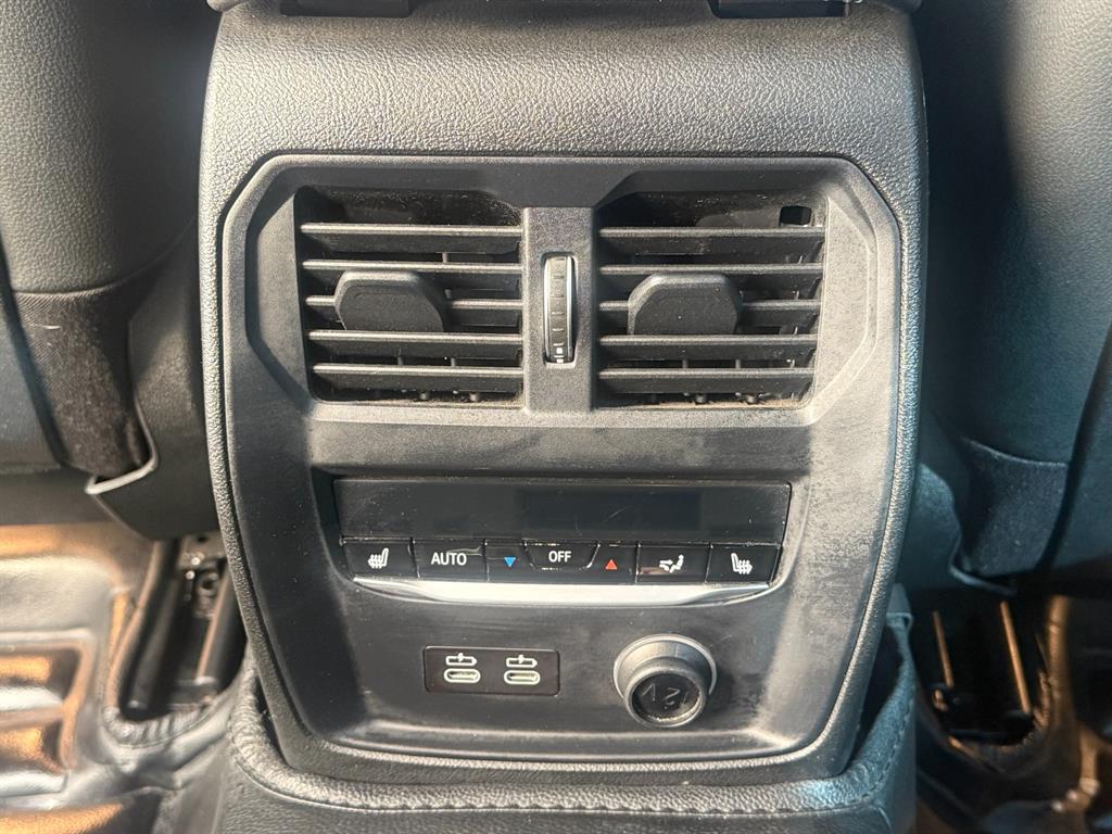 BMW 3-Series — photo 18
