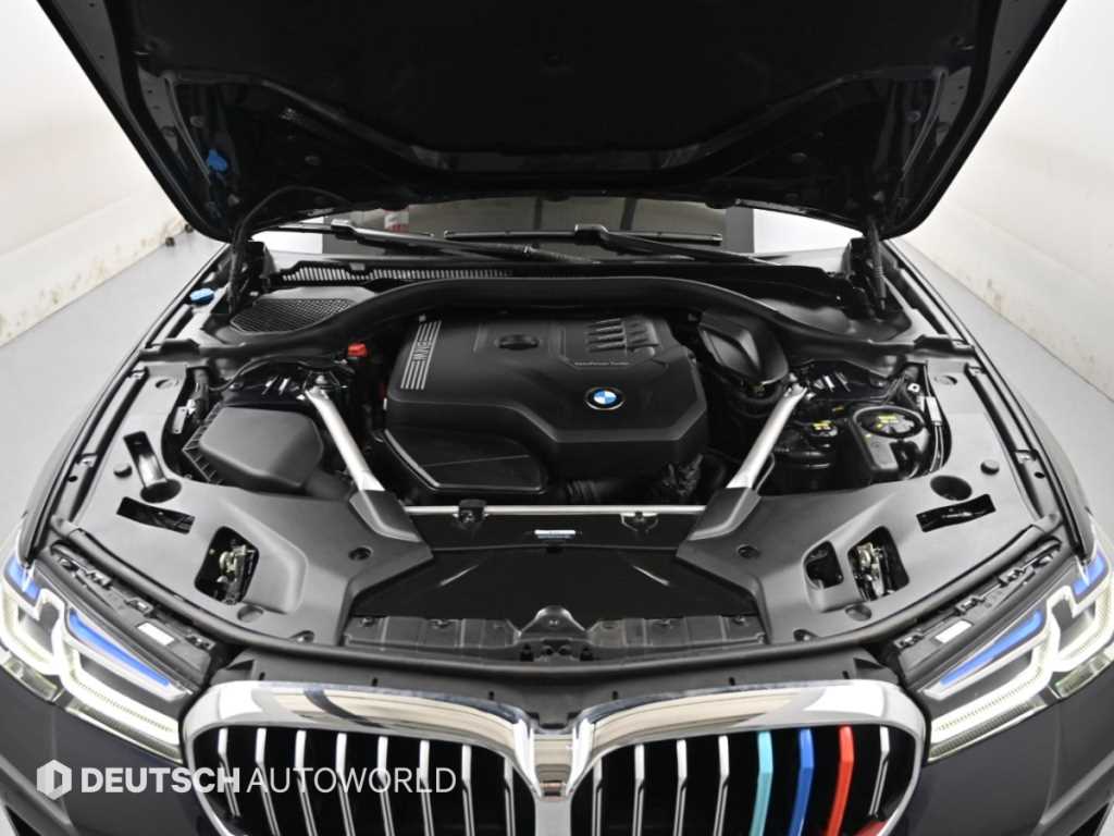 BMW 5-Series — photo 06