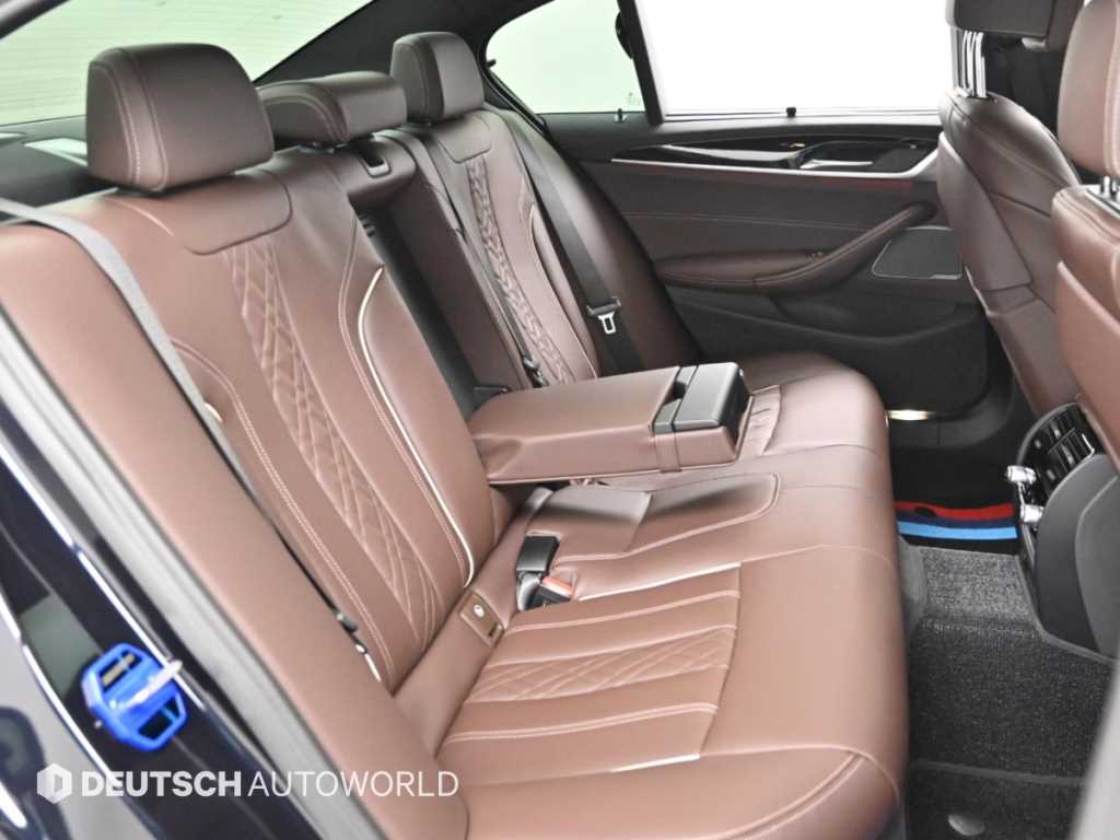 BMW 5-Series — photo 12