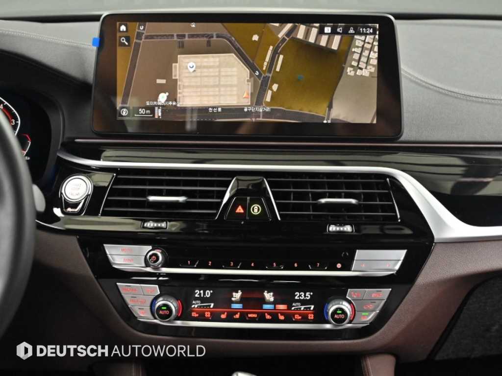 BMW 5-Series — photo 14