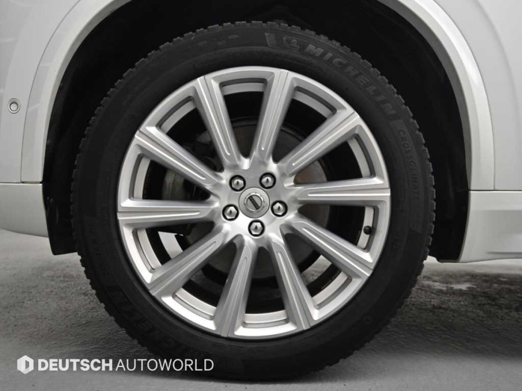 Volvo XC90 — photo 05