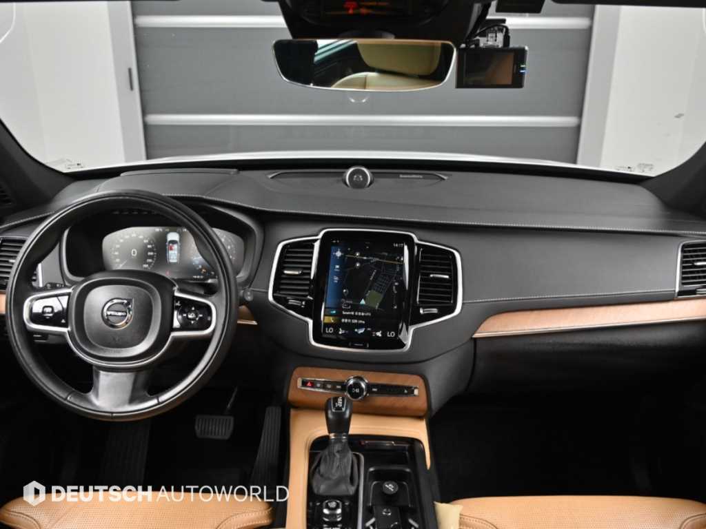 Volvo XC90 — photo 07