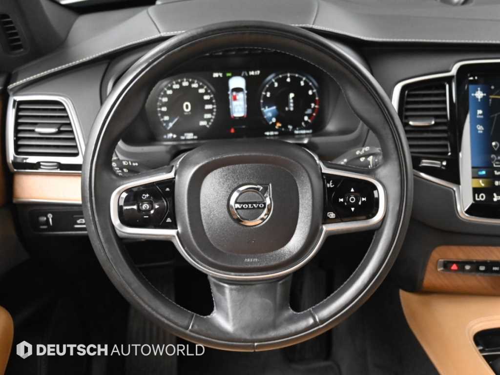 Volvo XC90 — photo 13