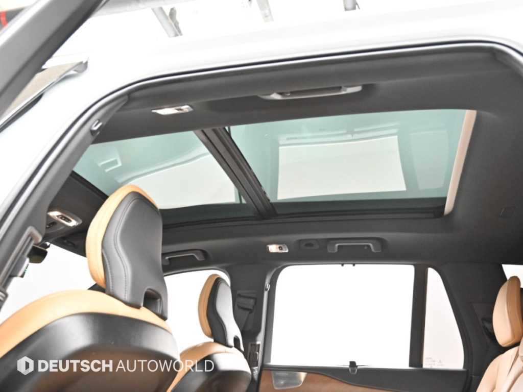 Volvo XC90 — photo 18