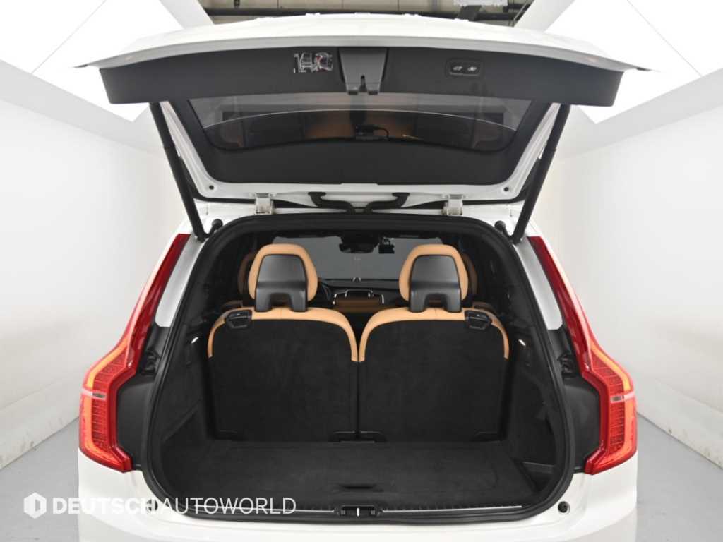 Volvo XC90 — photo 19