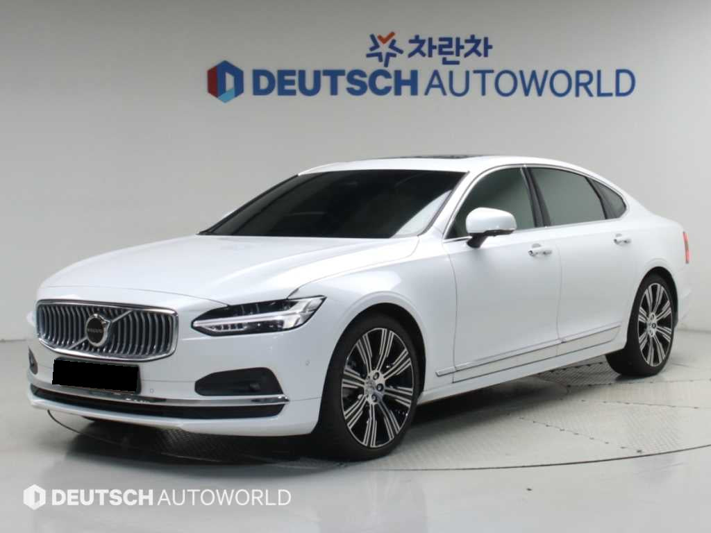 Volvo S90 — photo 01