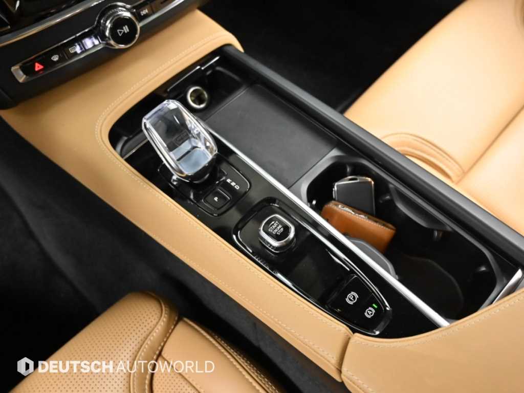 Volvo S90 — photo 09
