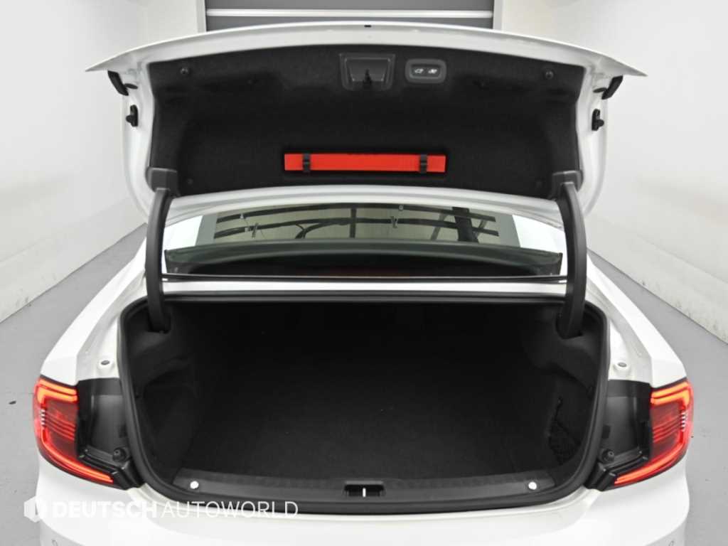 Volvo S90 — photo 19
