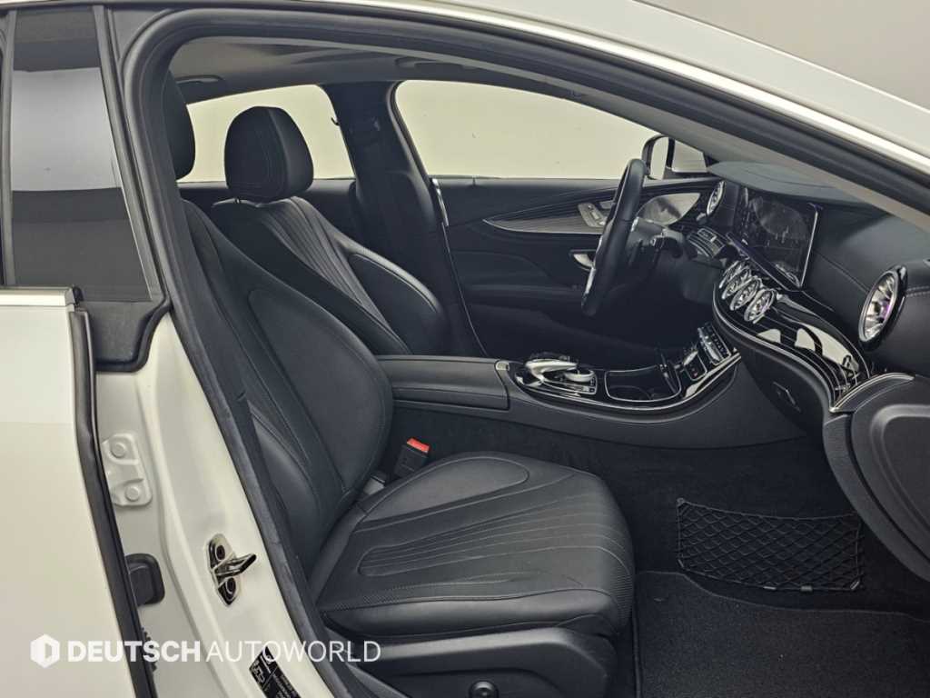 Mercedes-Benz CLS-Class — photo 10