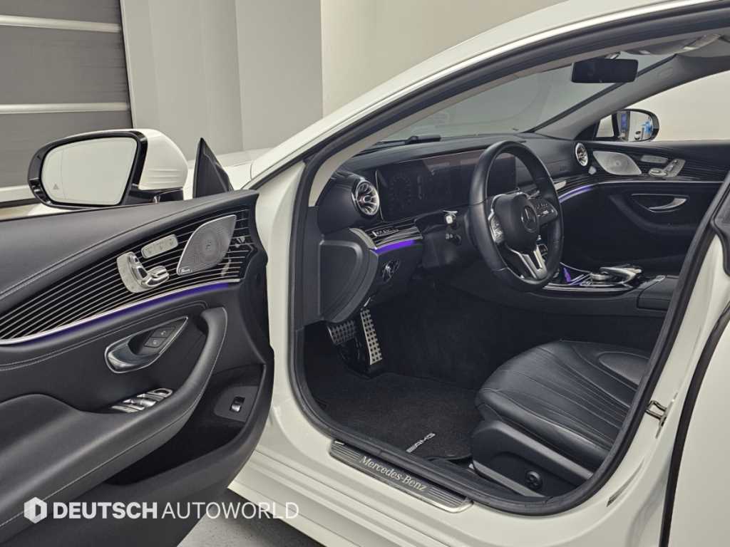 Mercedes-Benz CLS-Class — photo 11