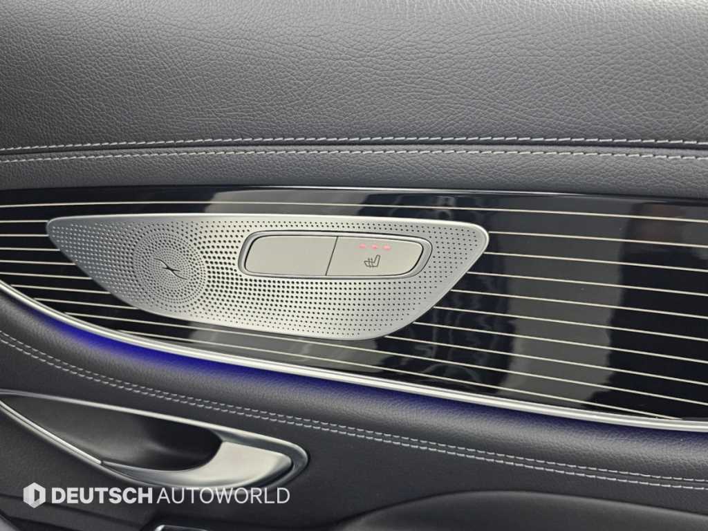 Mercedes-Benz CLS-Class — photo 16