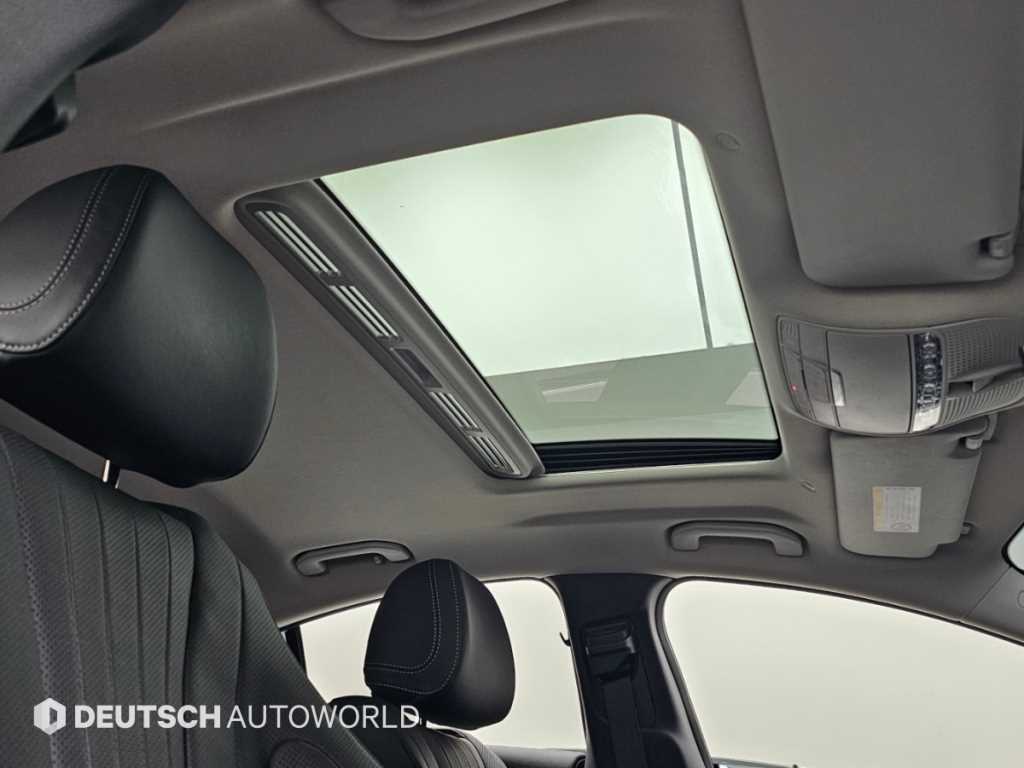 Mercedes-Benz CLS-Class — photo 18