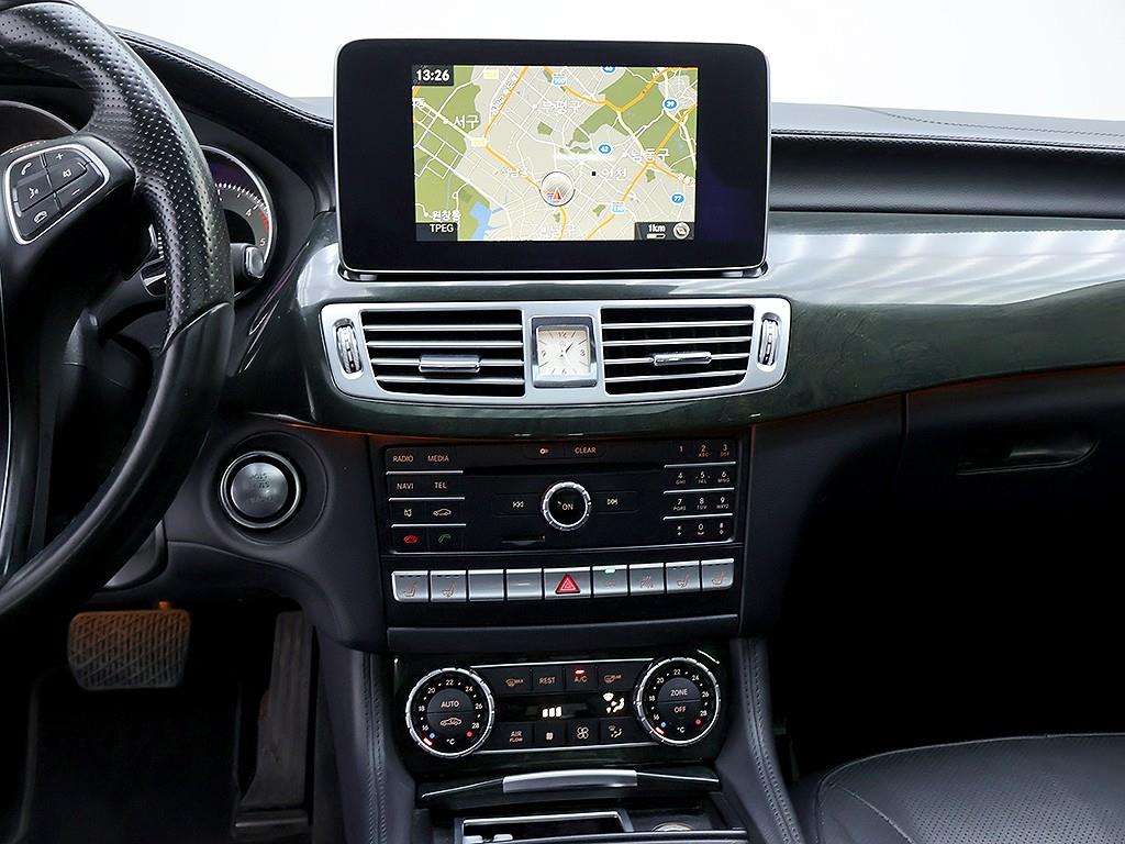 Mercedes-Benz CLS-Class — photo 09