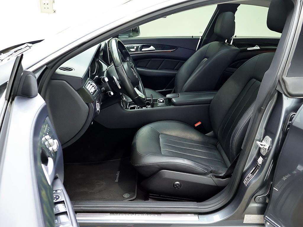 Mercedes-Benz CLS-Class — photo 11