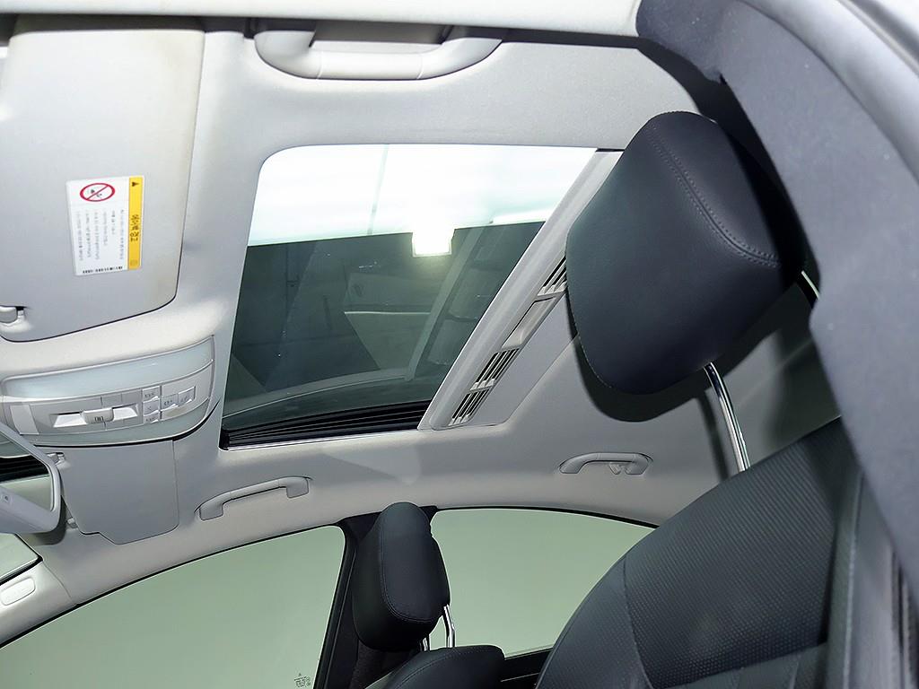 Mercedes-Benz CLS-Class — photo 16