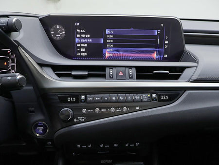 Lexus ES — photo 09