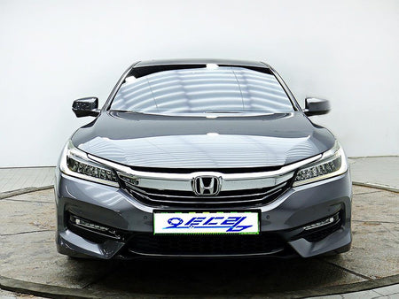 Honda Accord — photo 01
