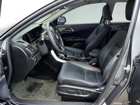 Honda Accord — photo 11